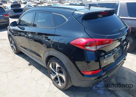 2018 Hyundai Tucson Value z USA, uszkodzony, nr VIN KM8J33A25JU684787